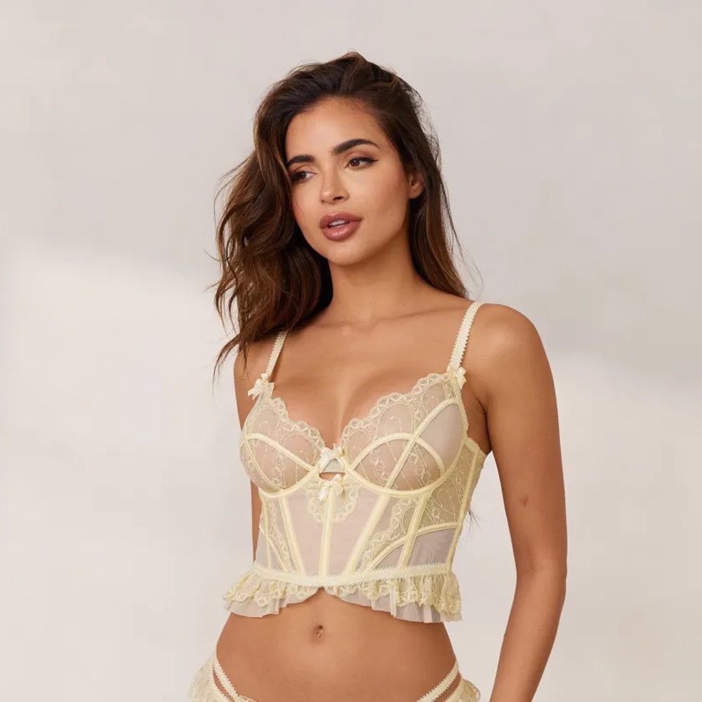 lounge top